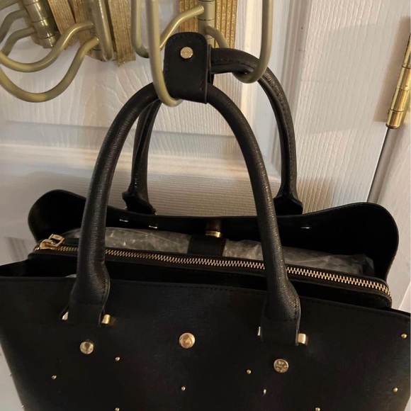 LADIES ALL LEATHER PURSE. BEAUTIFUL WITH GOLD PEARLS - Picture 2 of 3